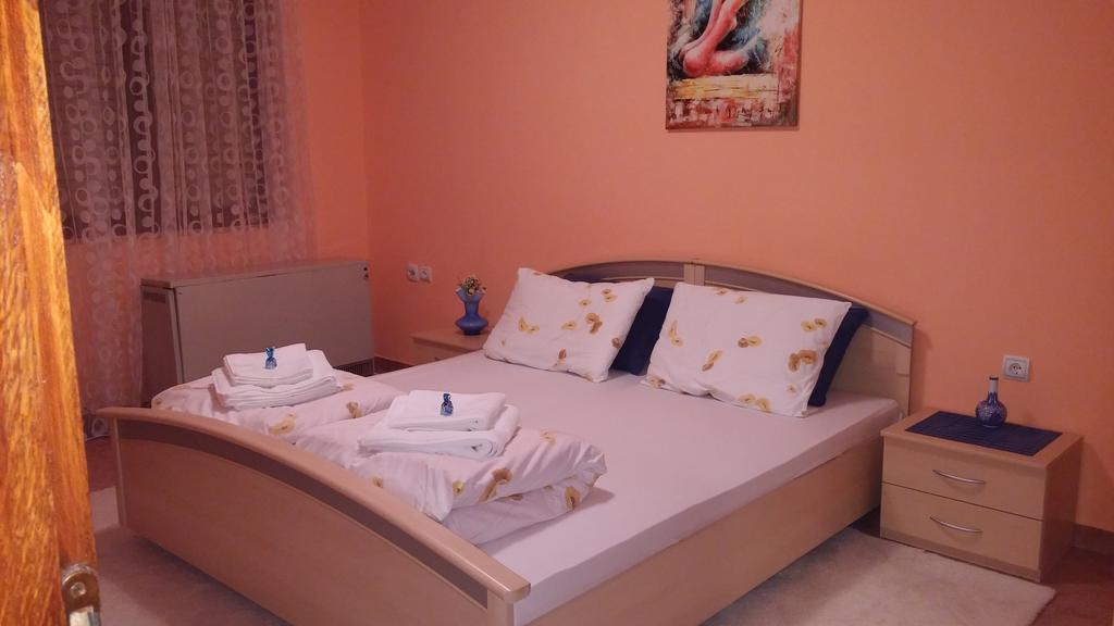 Apartment Nela Ni Zimmer foto